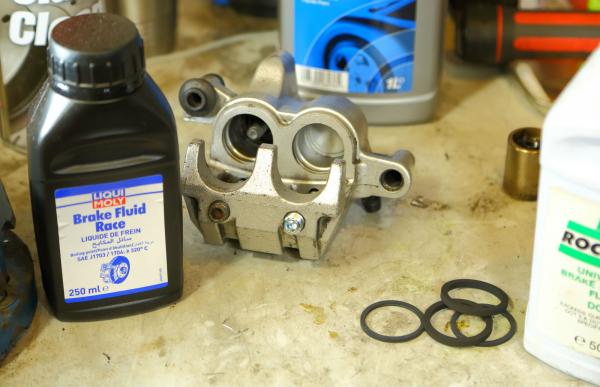 How to change your motorcycle caliper seals after winter